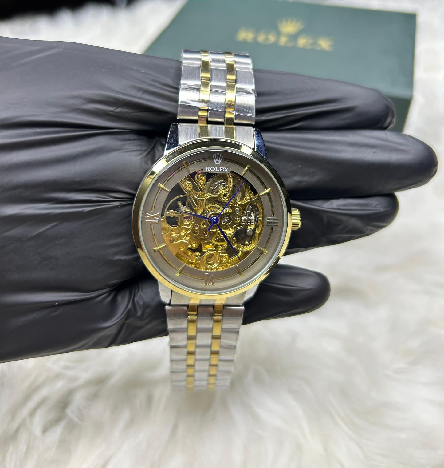 ⚙️ Imperial Motion – Automatic Two-Tone Watch ⌚