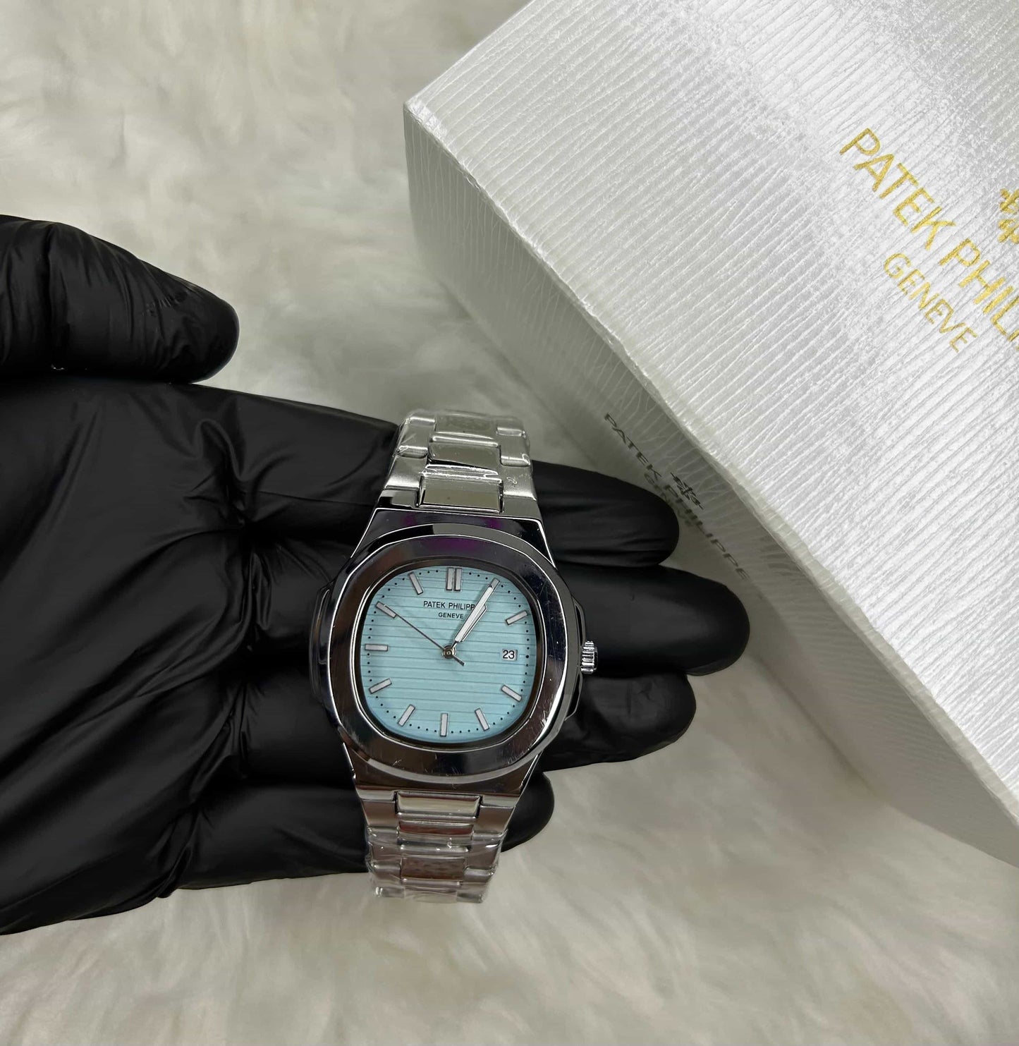 🌟 Patek Philippe Nautilus – Tiffany Blue Dial | Silver Steel Edition ⌚