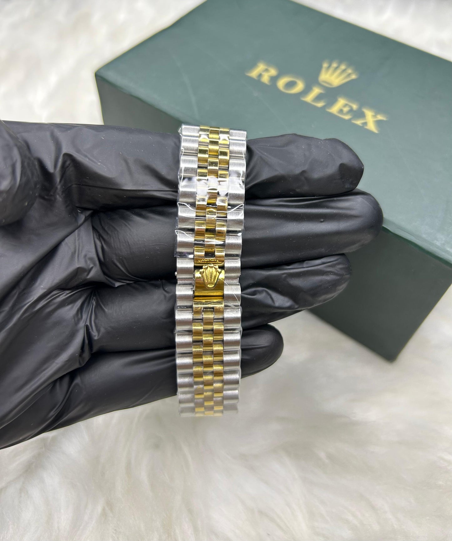 ✨ Royal Gold Dial – Two-Tone Masterpiece ⌚