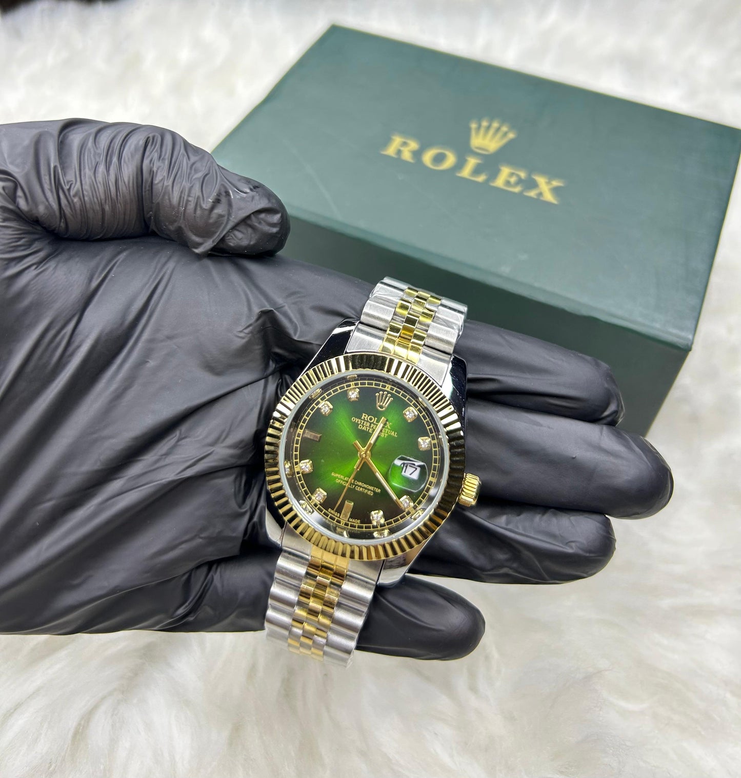 💚 Emerald Classic – Two-Tone Luxury Watch ⌚