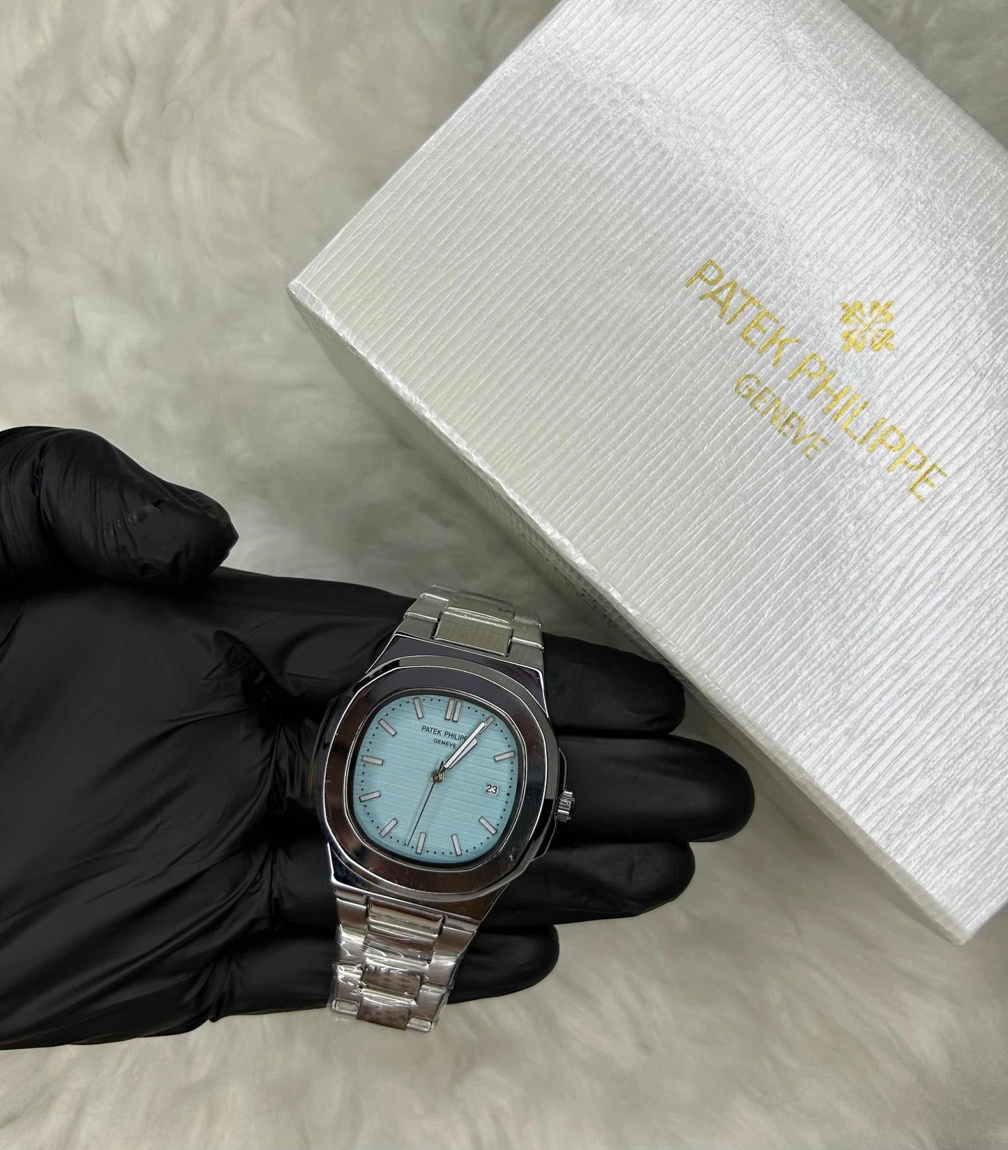 🌟 Patek Philippe Nautilus – Tiffany Blue Dial | Silver Steel Edition ⌚