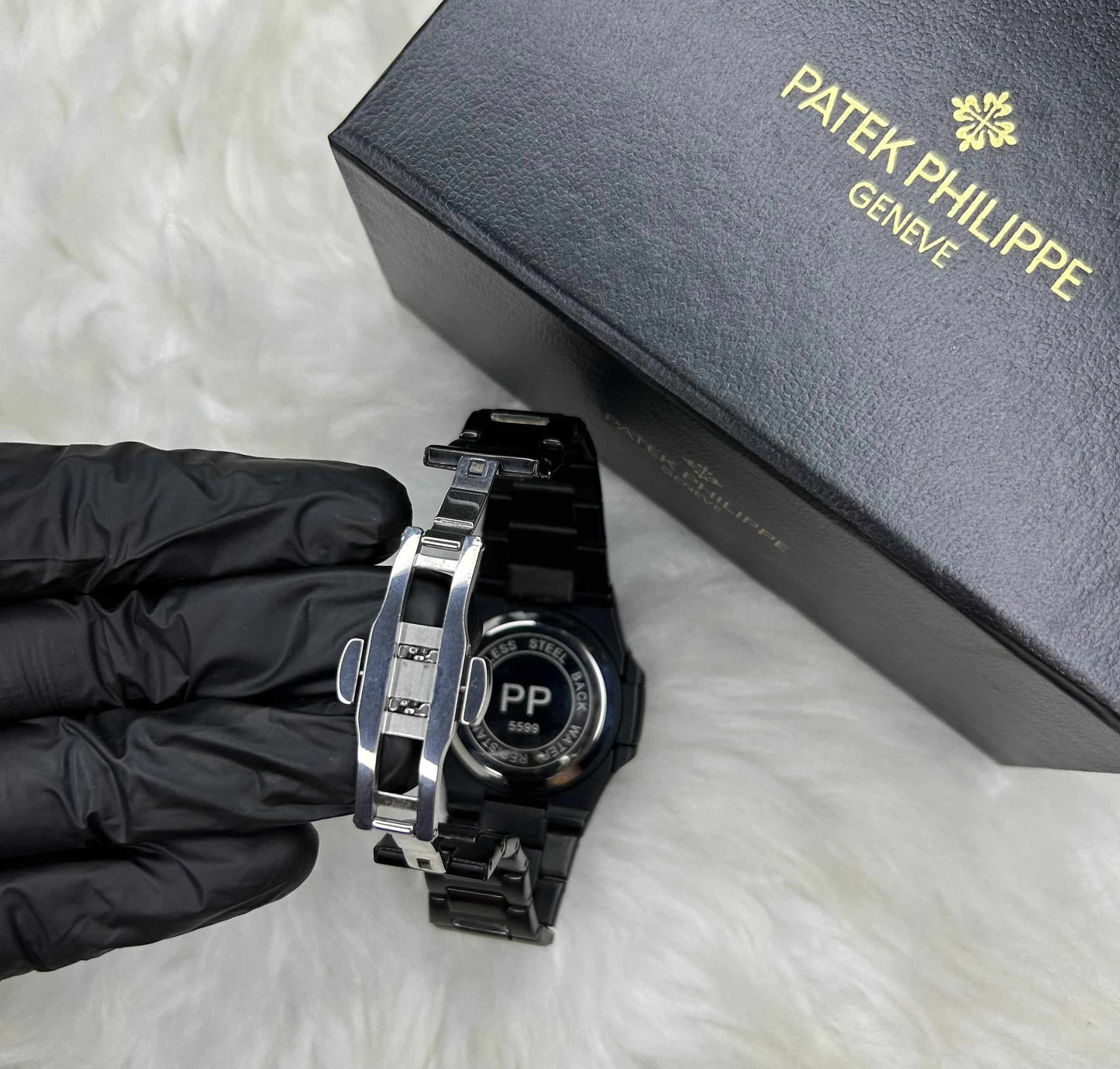 🖤 Patek Philippe Nautilus – All Black Edition ⌚